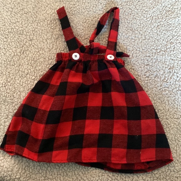 The cutest buffalo plaid skirt and top set! Size 110 4-5 - Picture 3 of 4
